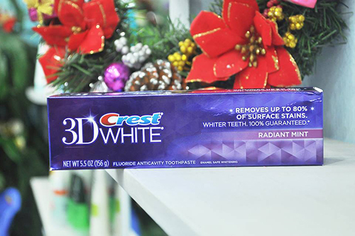 Kem đánh răng trắng sáng 3D Crest White tẩy răng trắng sáng