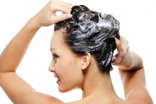 Sử dụng dầu gội Pomelo mỗi ngày để giúp ngăn ngừa rụng tóc, kích thích mọc tóc