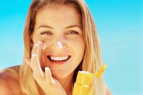 Sử dụng kem chống nắng Vichy Mattifying Dry Touch Face Fluid mỗi ngày để da luôn khỏe đẹp